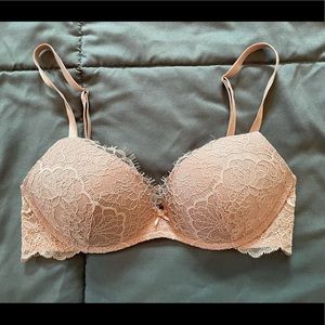 Victoria’s Secret Lightly Lined Wireless Bra 32B